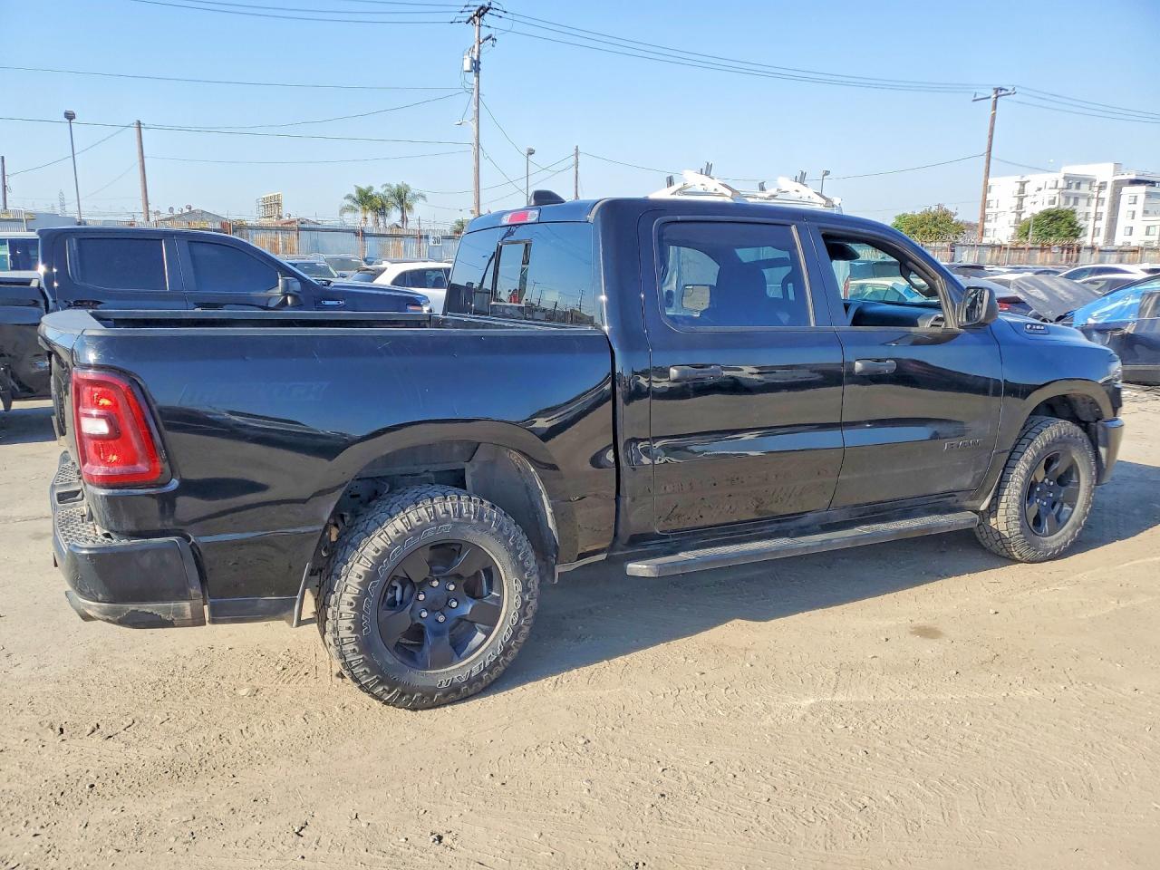 2025 Ram 1500 Tradesman - Фото 3