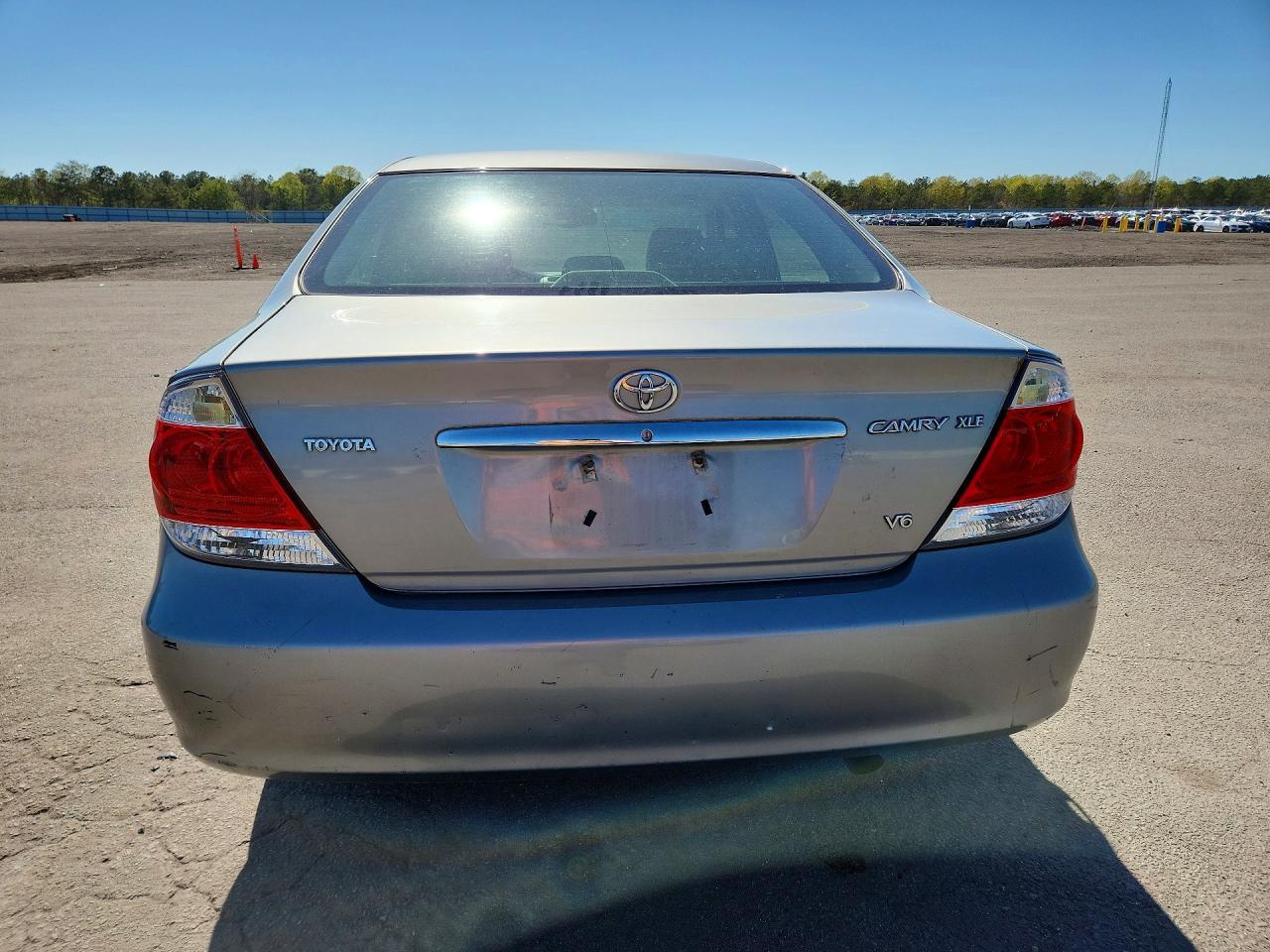 2005 Toyota Camry Xle V6 - Image 6