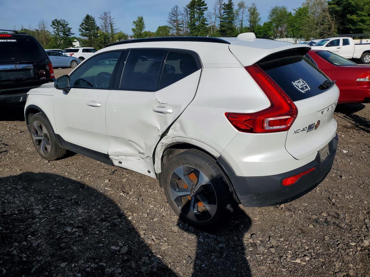 2024 Volvo Xc40 Plus - Фото 2