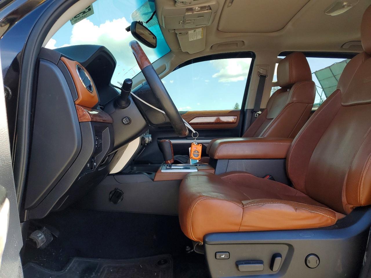 2015 Toyota Tundra 1794 Edition - Фото 7
