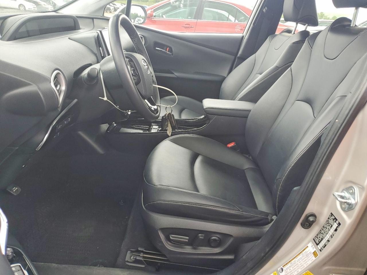 2022 Toyota Prius Prime Limited - Image 7