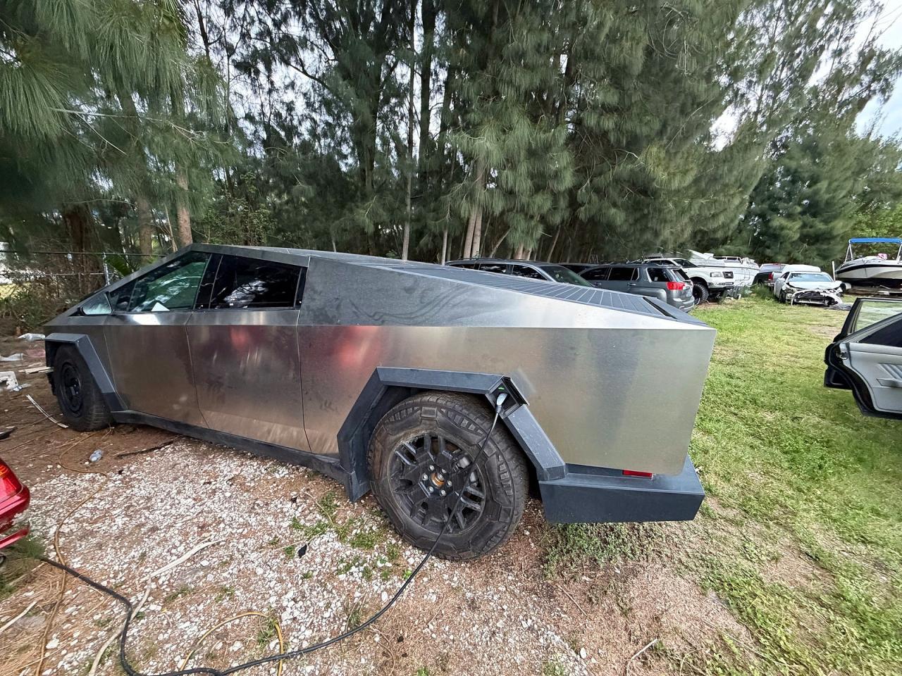2024 Tesla Cybertruck - Image 4