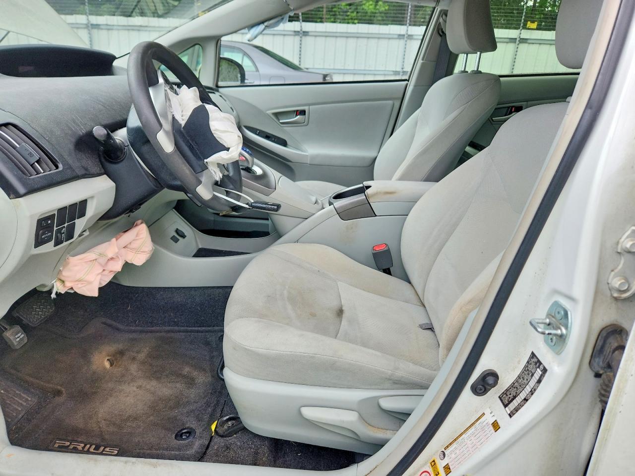 2014 Toyota Prius Two - Фото 7