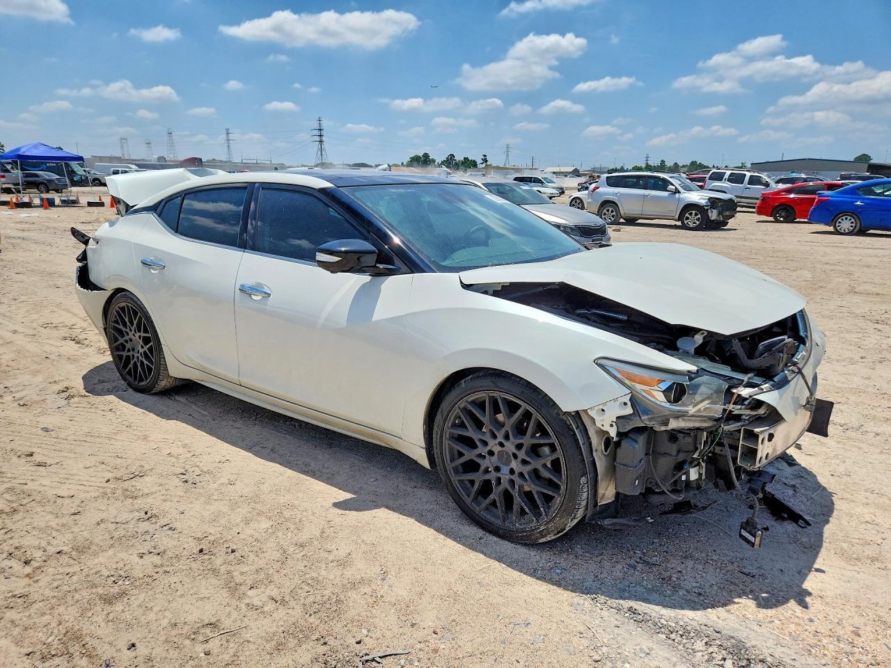 2017 Nissan Maxima Platinum - Image 4
