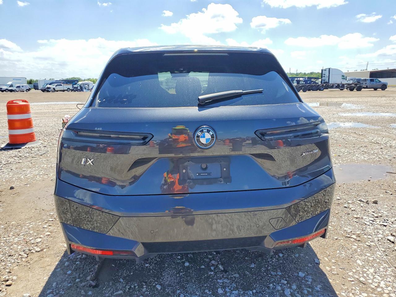 2025 BMW Ix xDrive50 - Фото 6