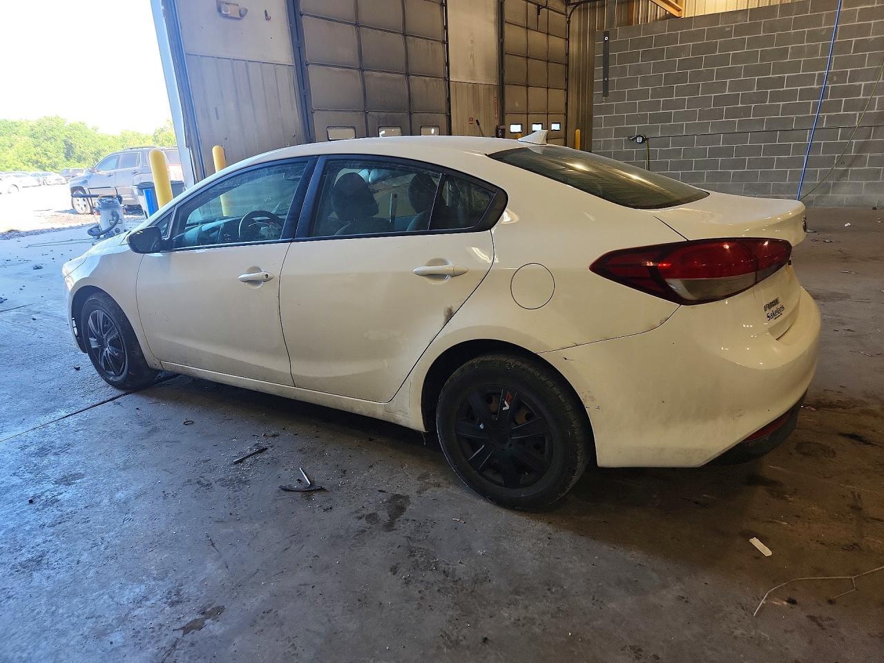 2017 Kia Forte Lx - Image 2