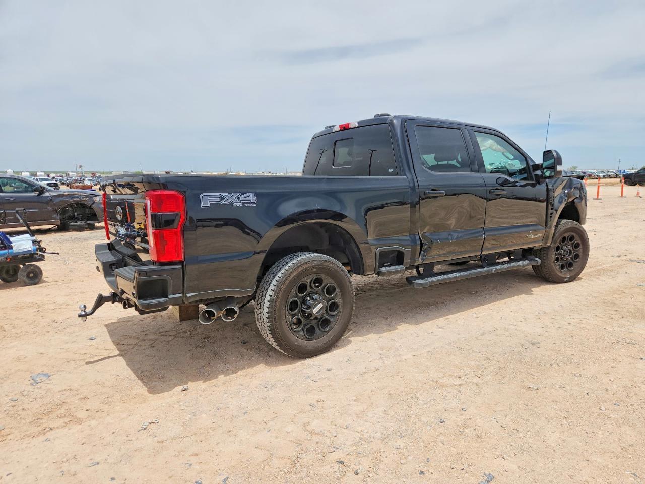 2025 Ford F250 Super Duty - Фото 3