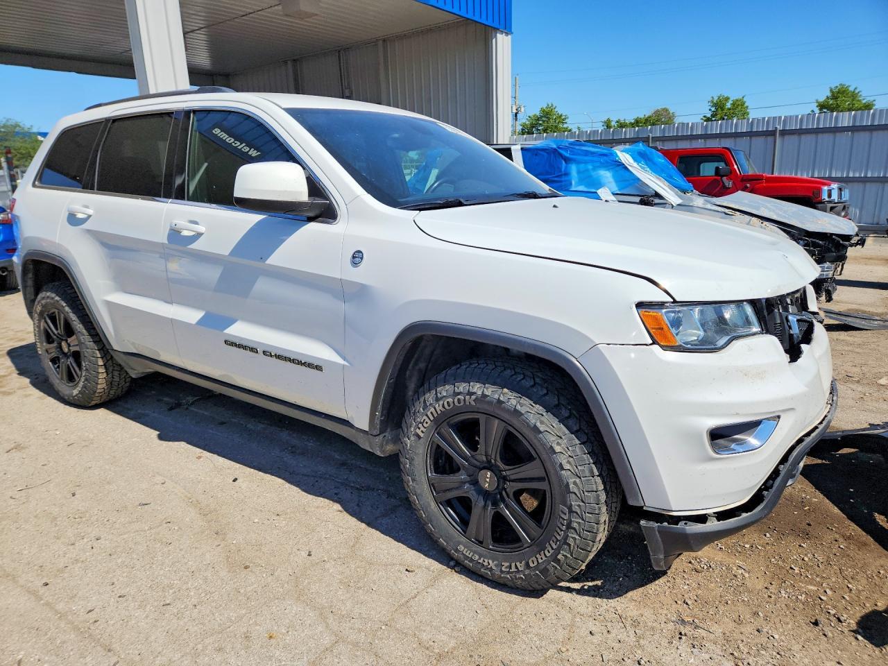 2017 Jeep Grand Cherokee Laredo - Image 4