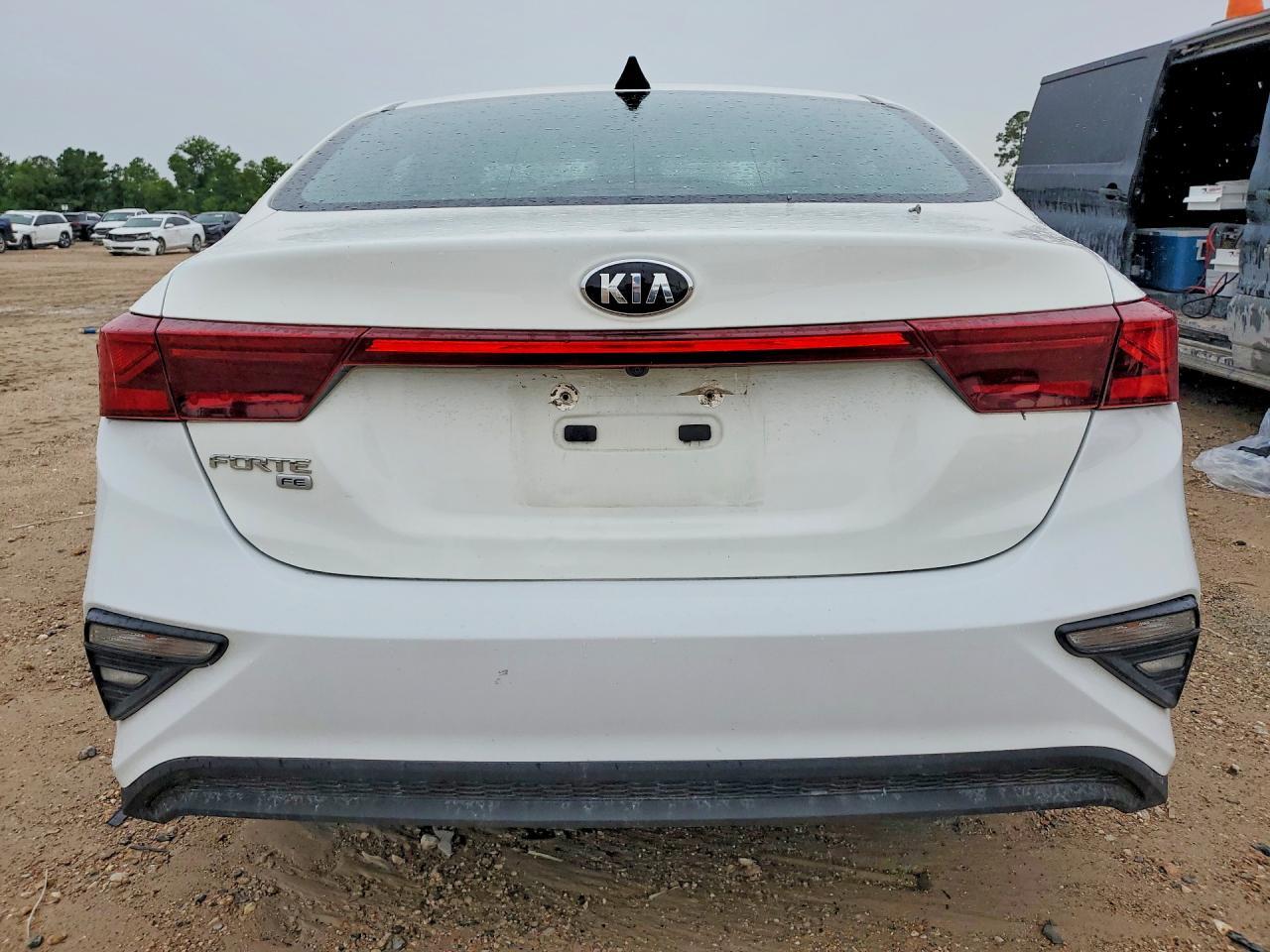 2021 Kia Forte Fe - Image 6