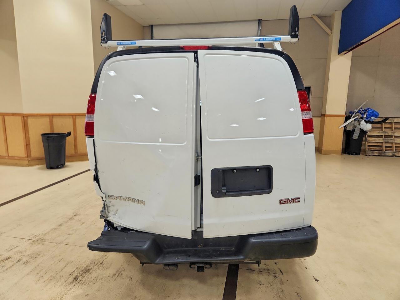 2024 GMC Savana G2500 - Фото 6