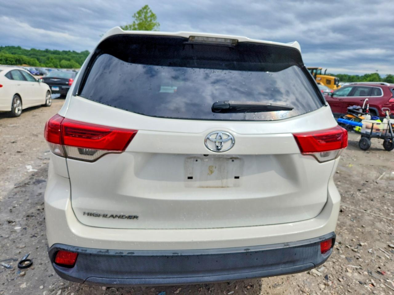2018 Toyota Highlander Le - Фото 6