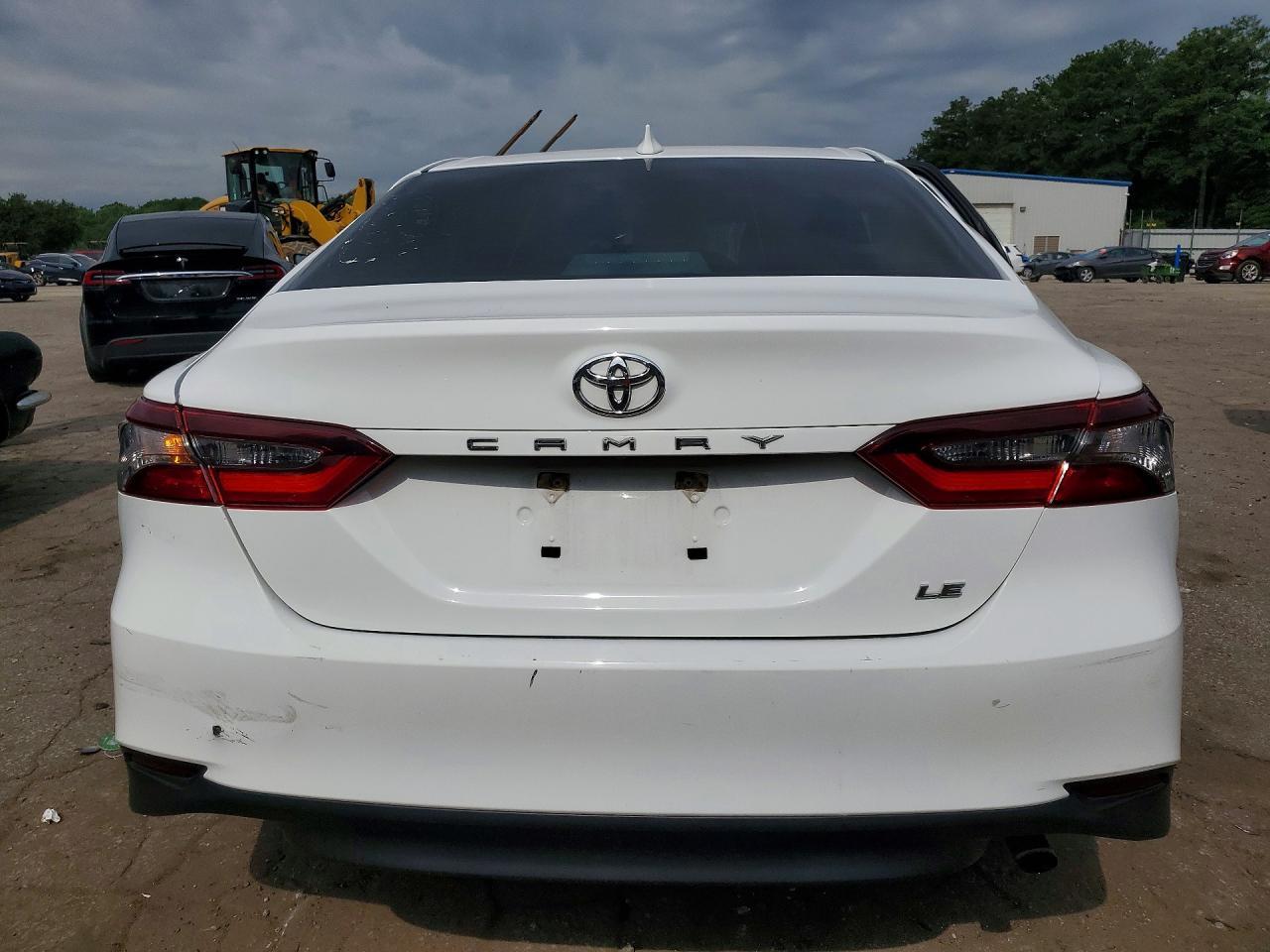 2022 Toyota Camry Le - Фото 6
