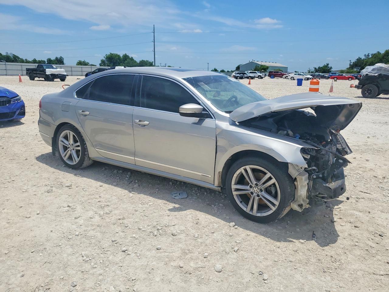 2013 Volkswagen Passat Sel - Image 4