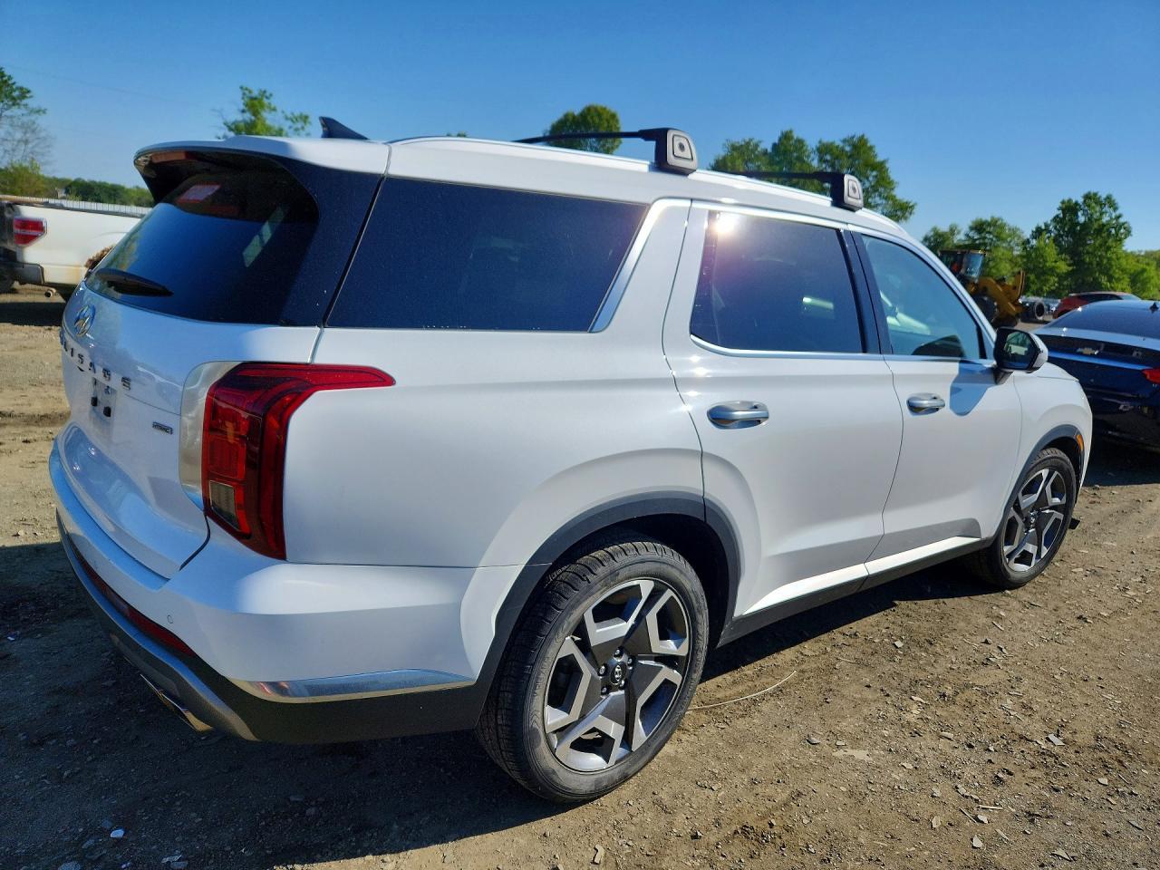 2024 Hyundai Palisade Limited - Image 3