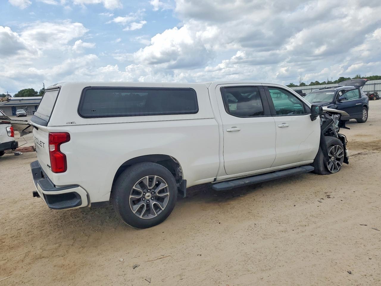 2020 Chevy Silverado 1500 - Фото 3
