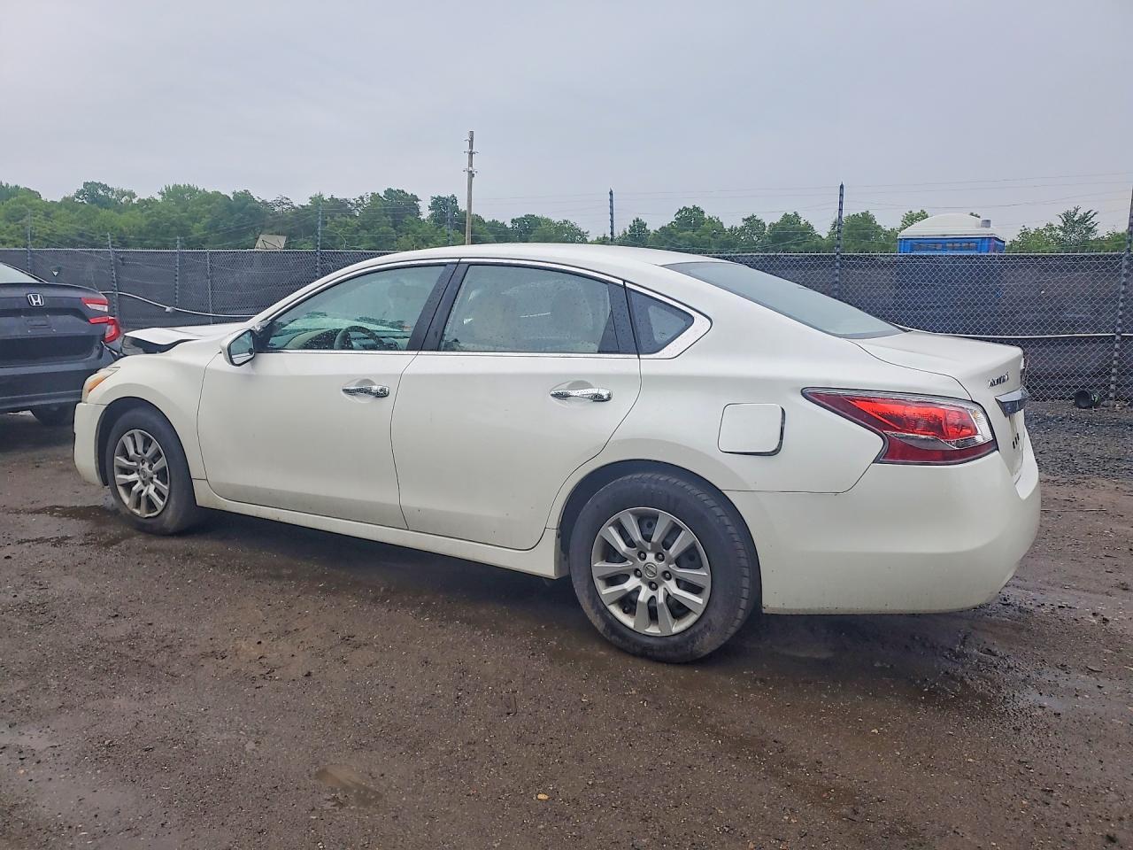 2014 Nissan Altima 2.5 S - Фото 2