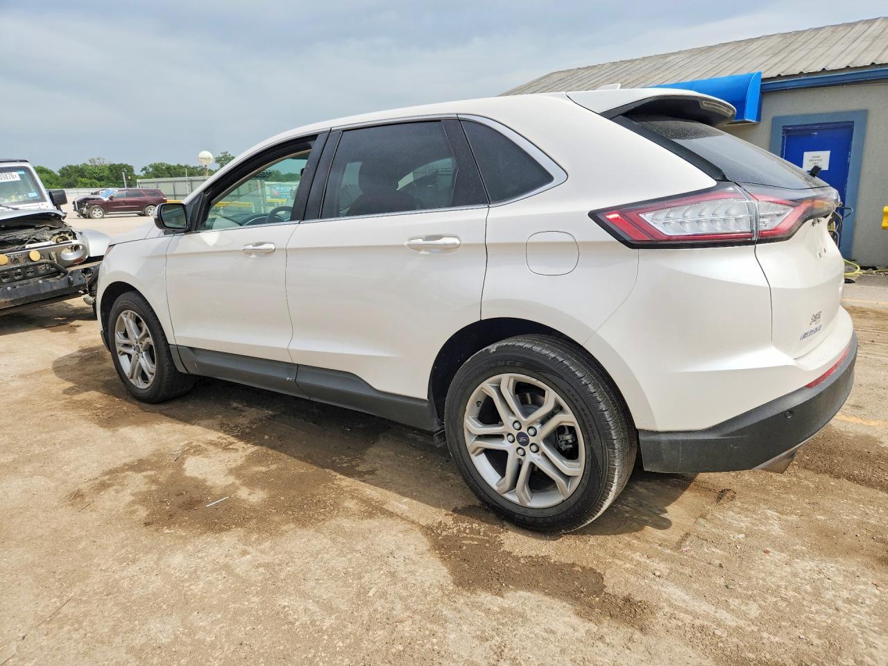 2017 Ford Edge Titanium - Фото 2