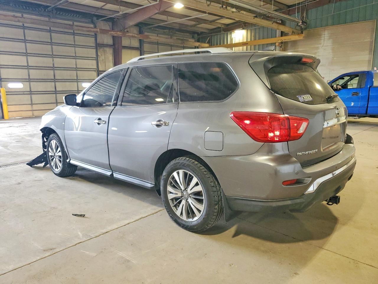 2020 Nissan Pathfinder Sv - Image 2