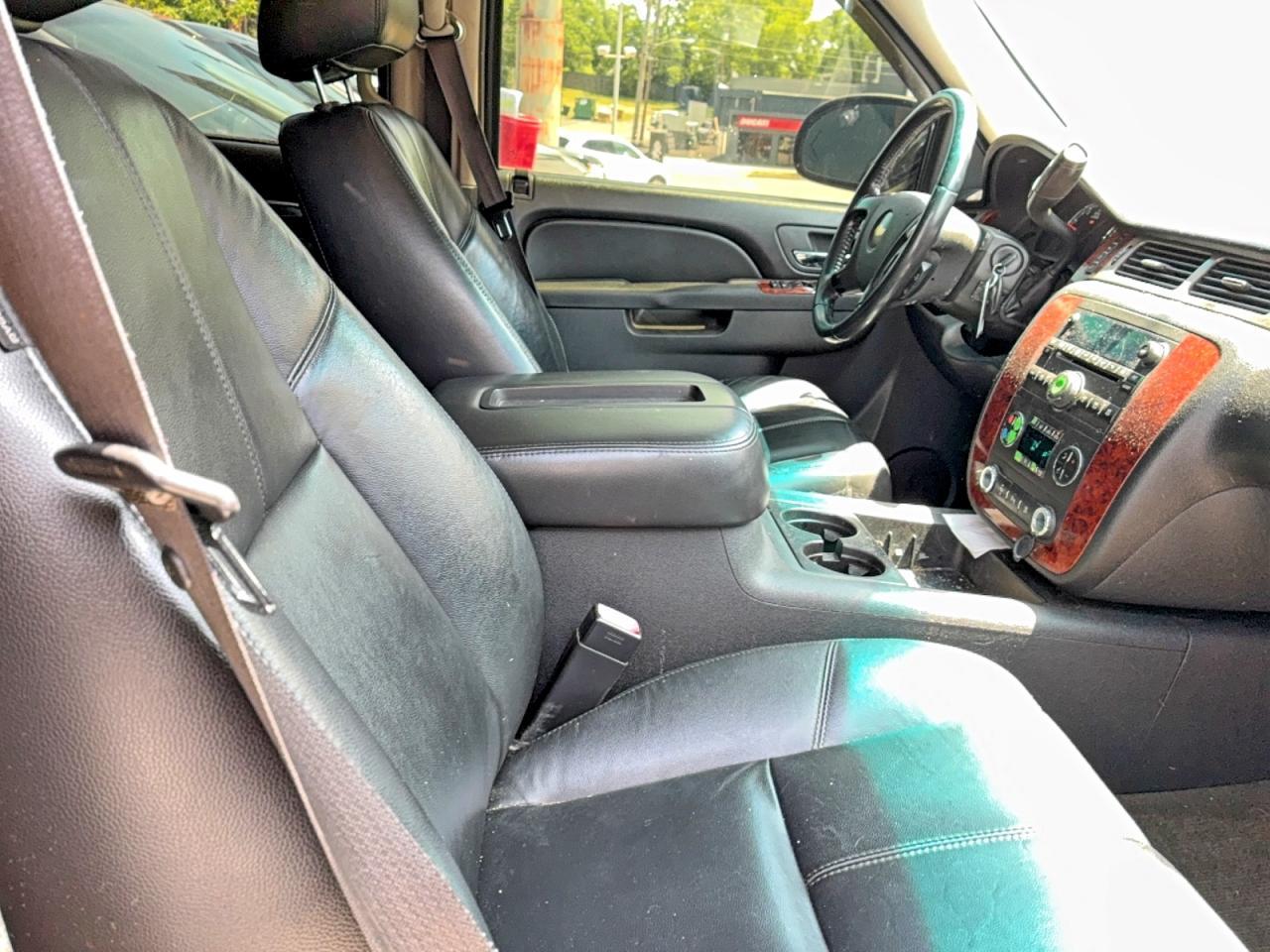 2010 Chevrolet Avalanche Lt - Image 5