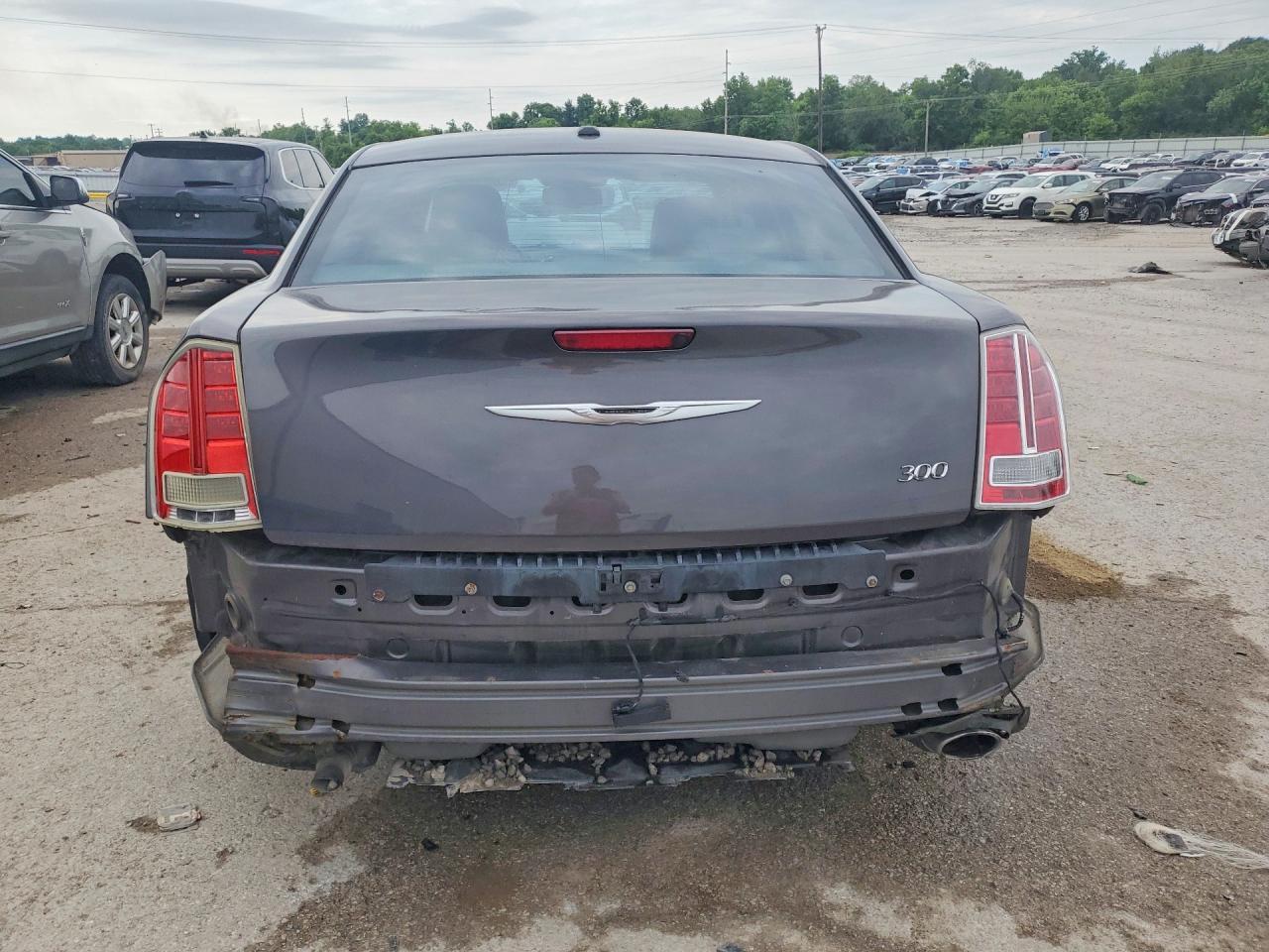2013 Chrysler 300 - Image 6