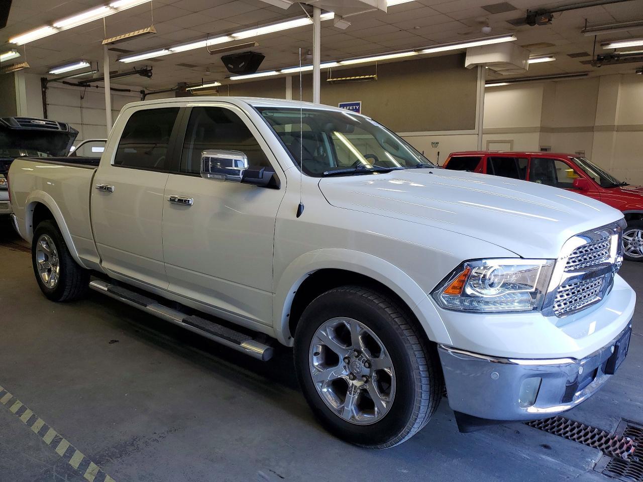 2017 Ram 1500 Laramie - Фото 4