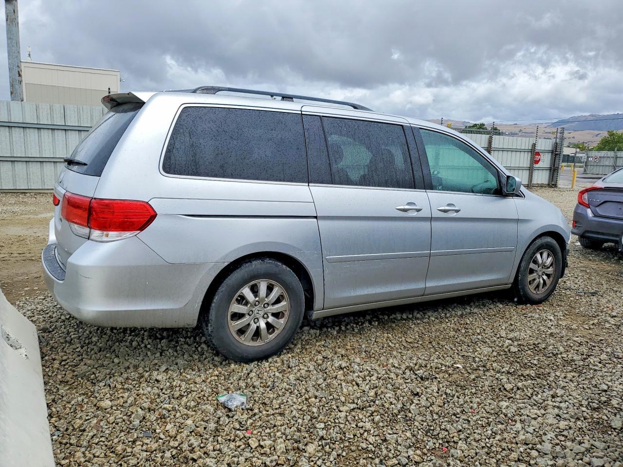 2010 Honda Odyssey - Фото 3