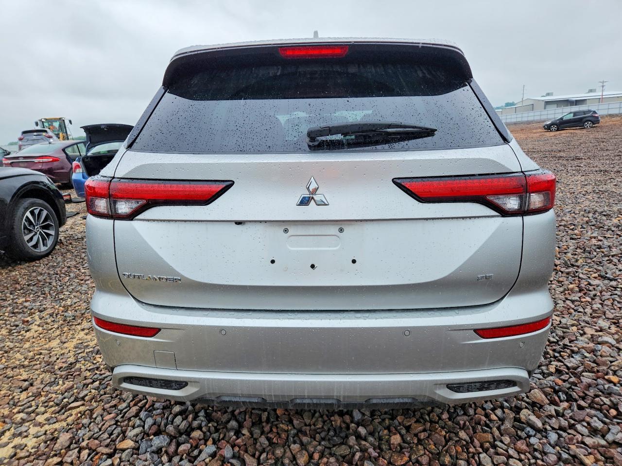 2023 Mitsubishi Outlander Se - Image 6