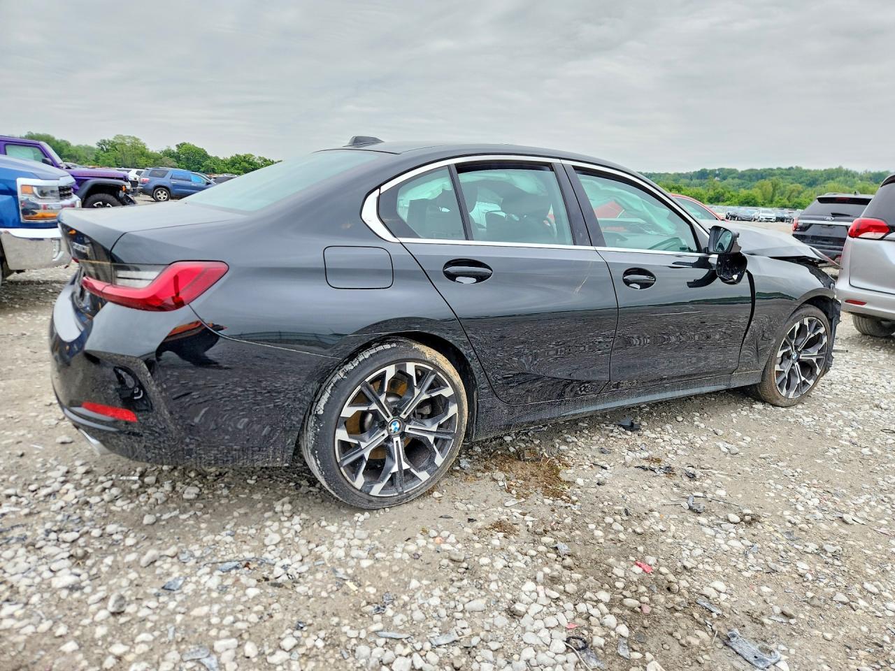 2025 BMW 330Xi - Image 3
