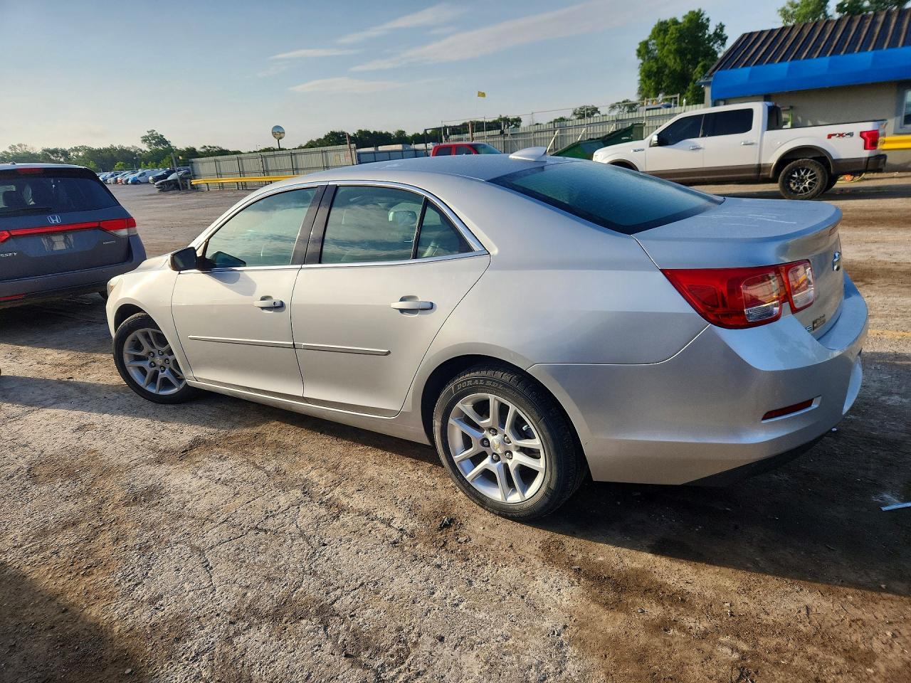 2015 Chevrolet Malibu 1Lt - Фото 2