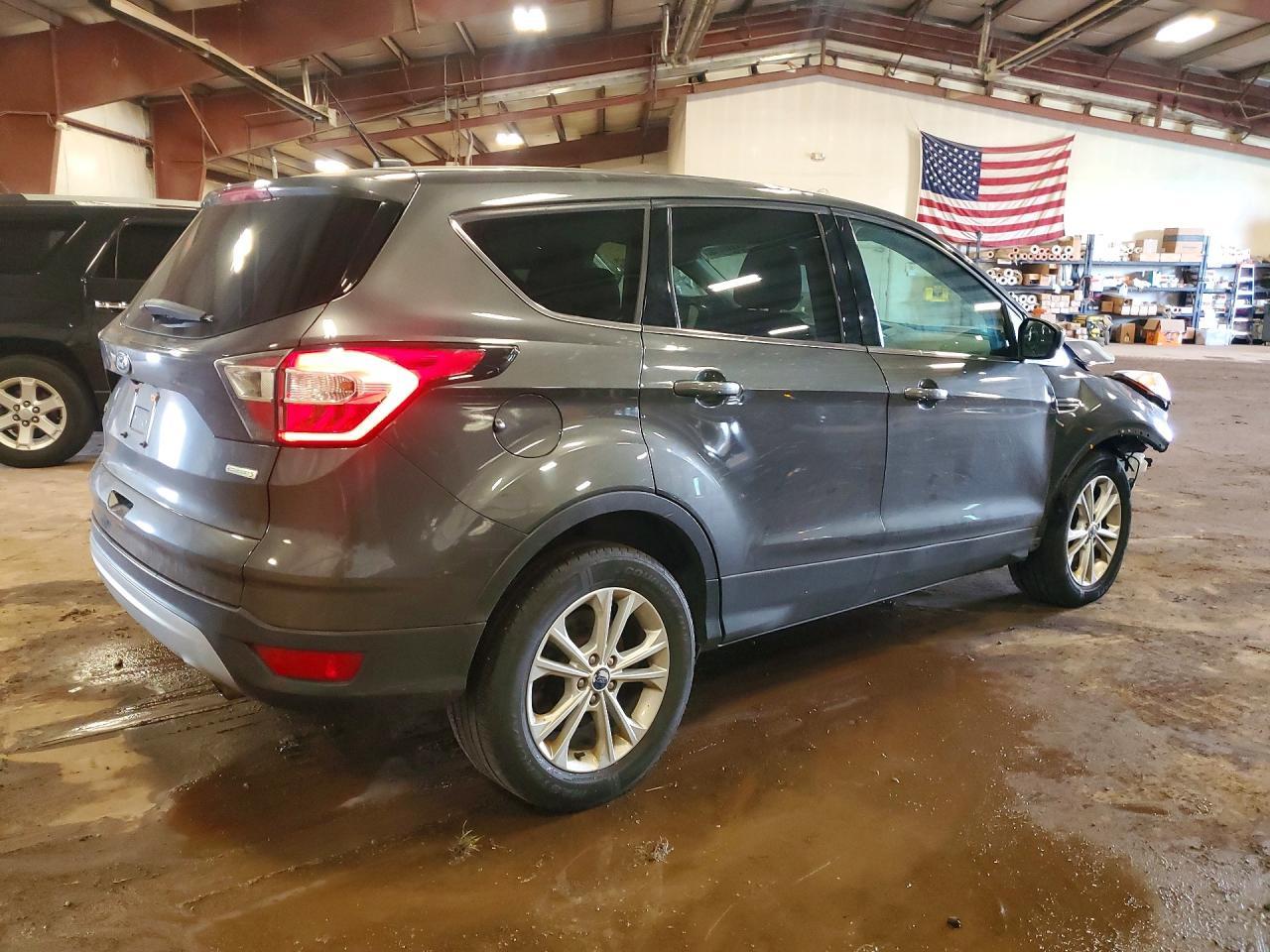 2017 Ford Escape Se - Фото 3