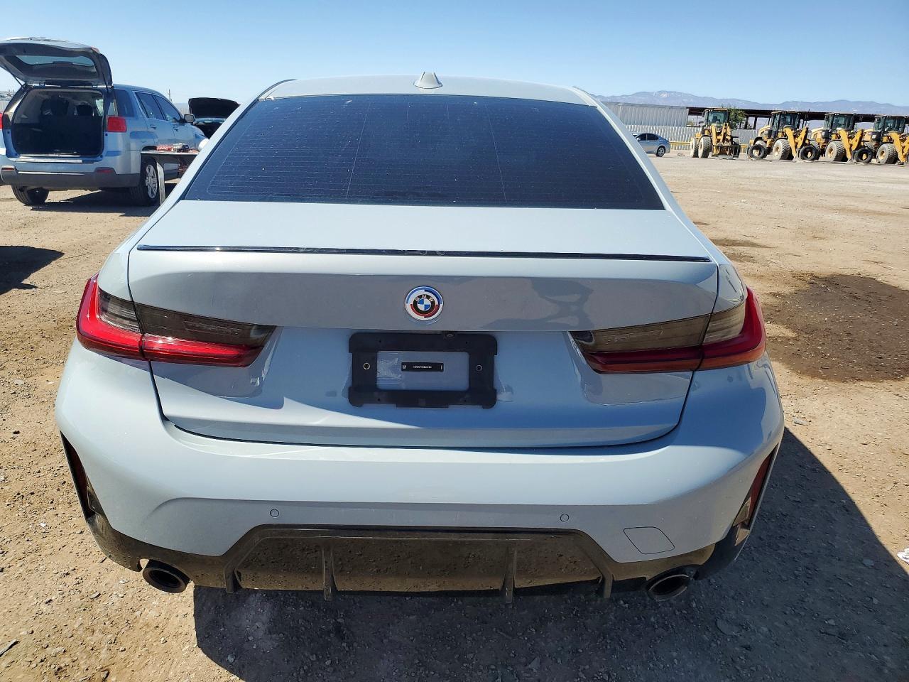 2024 BMW 330I - Фото 6