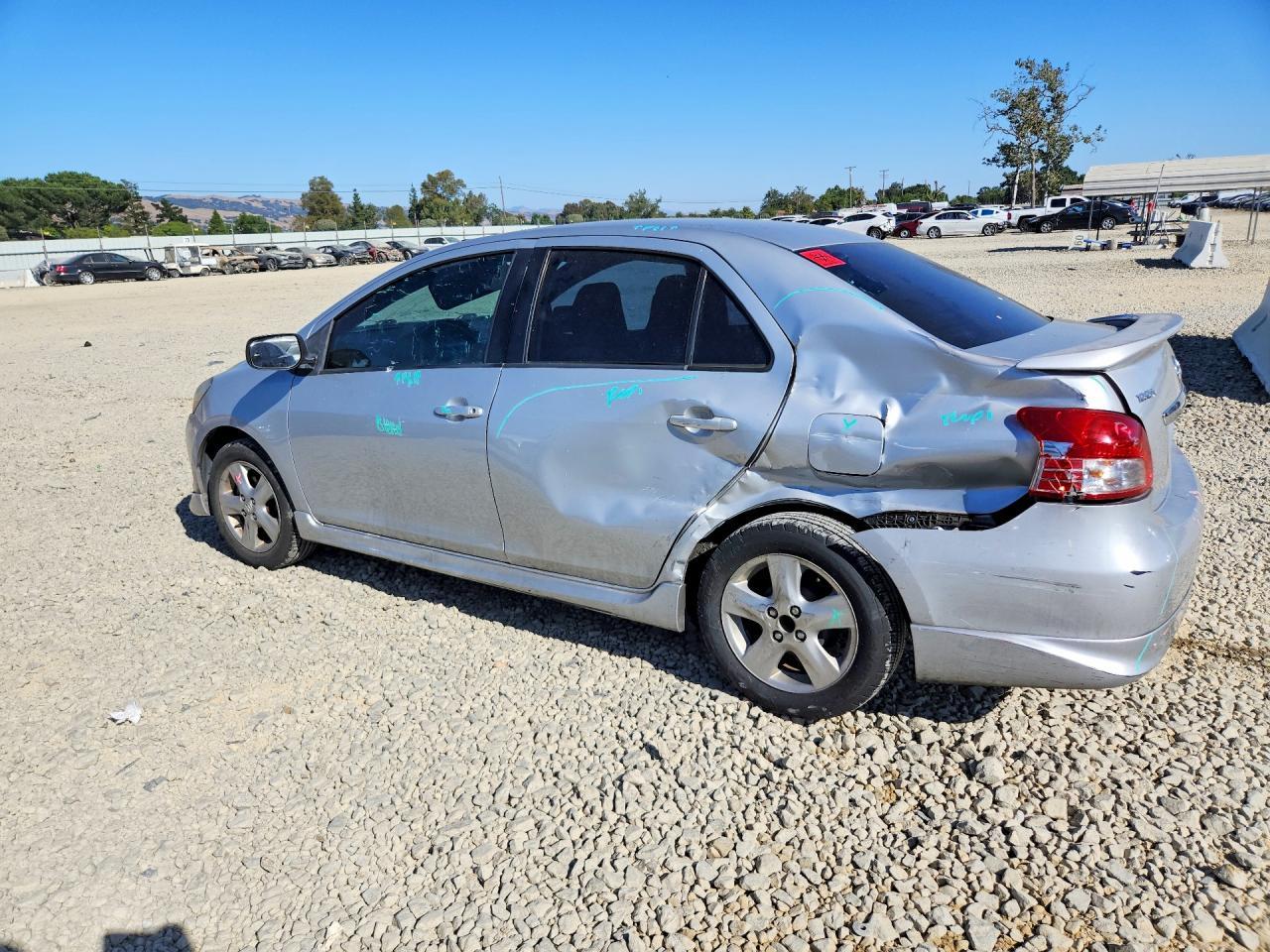 2007 Toyota Yaris S - Image 2