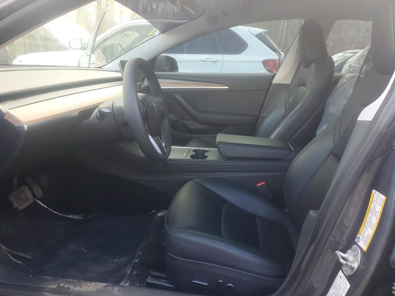 2023 Tesla Model 3 - Image 7