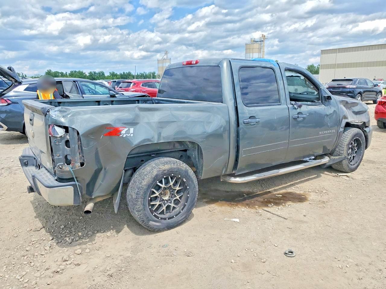 2011 Chevrolet Silverado K1500 Lt - Image 3