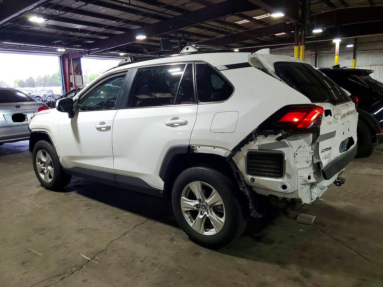 2019 Toyota Rav4 Xle - Image 2