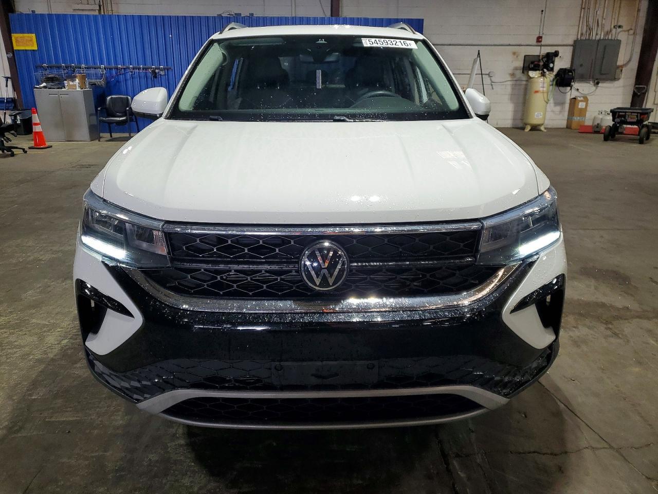 2023 Volkswagen Taos Se - Image 5