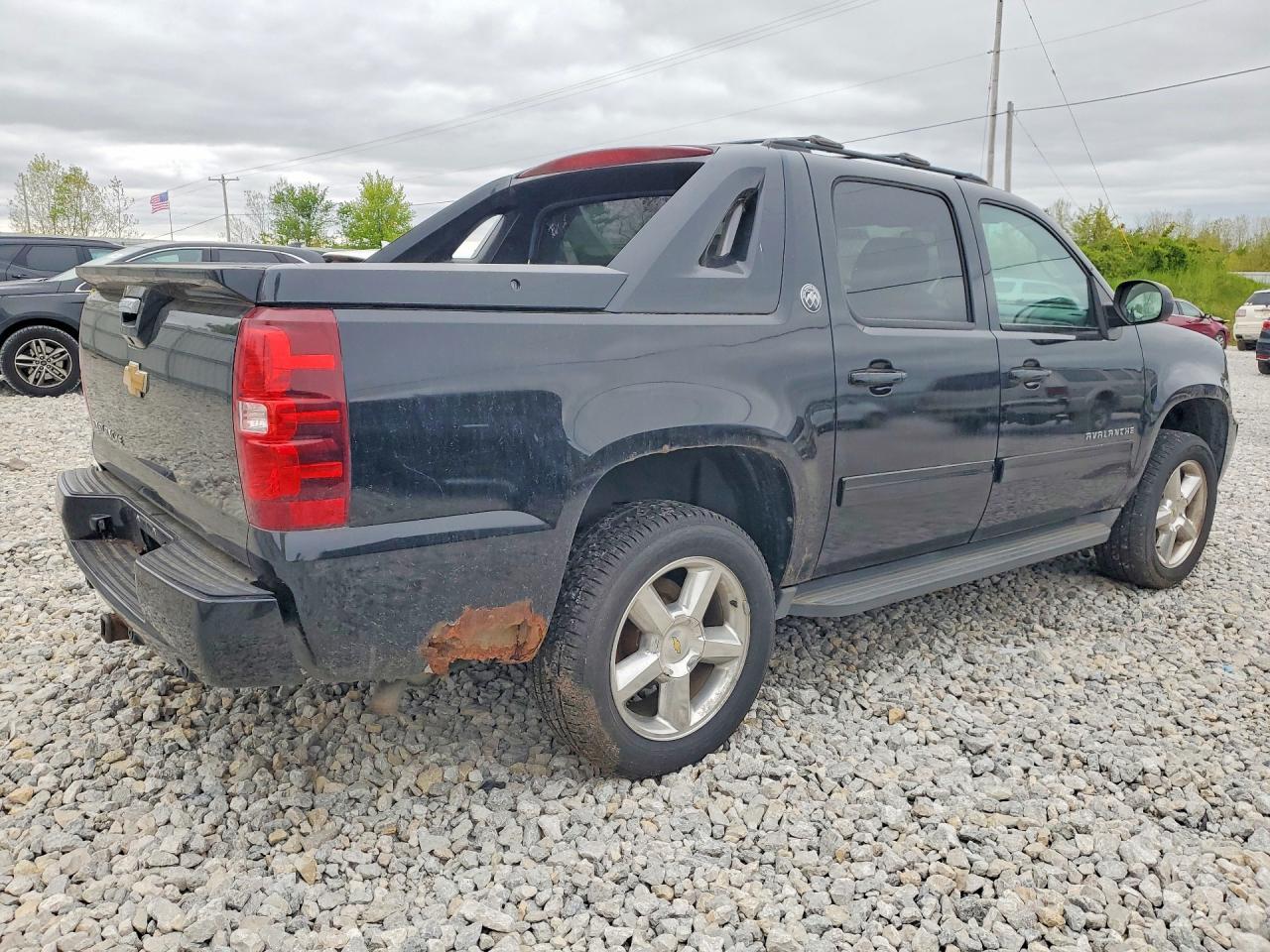 2013 Chevrolet Avalanche Lt - Фото 3
