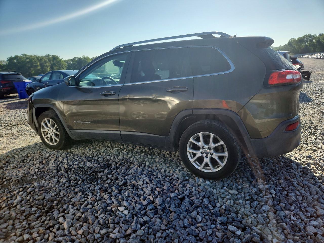 2015 Jeep Cherokee Latitude - Фото 2