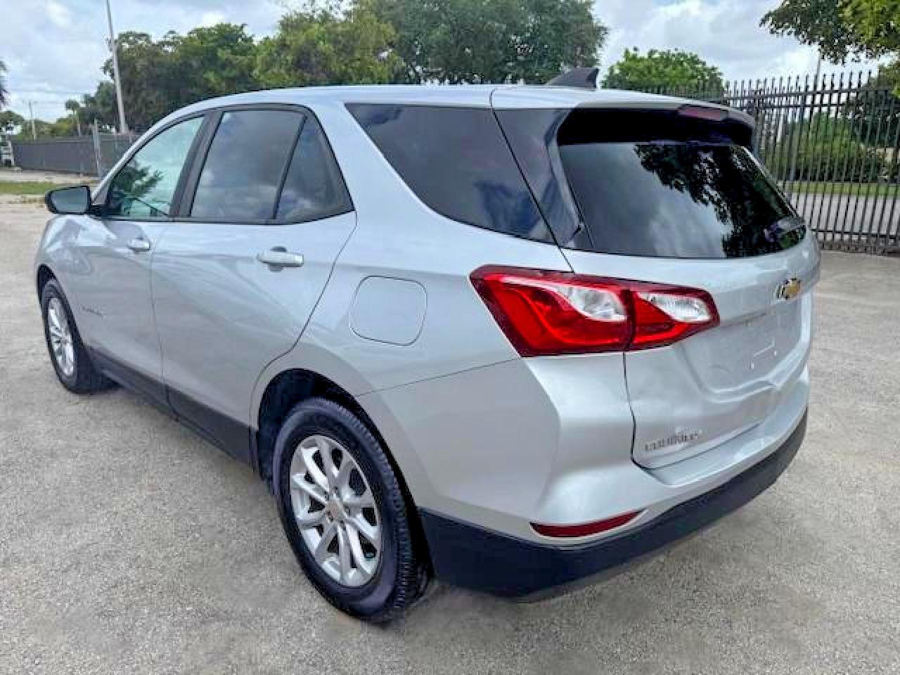 2020 Chevrolet Equinox Ls - Image 2