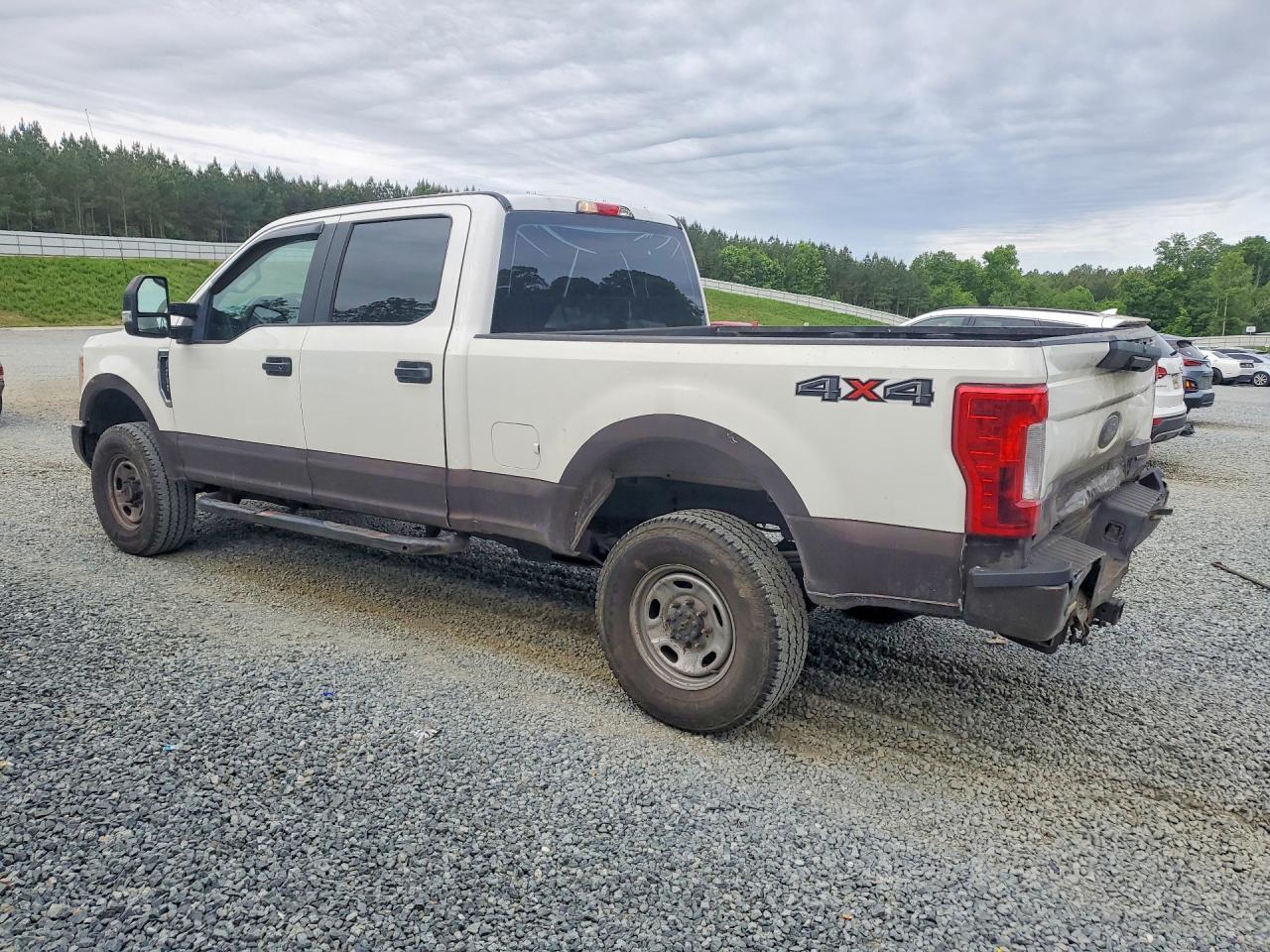 2017 Ford F250 Super Duty - Image 2