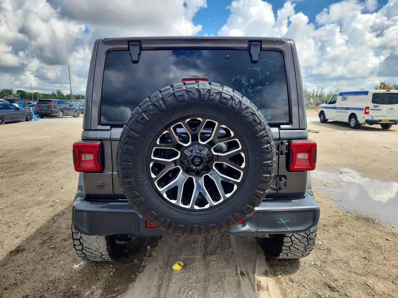 2018 Jeep Wrangler Unlimited Sahara - Фото 6