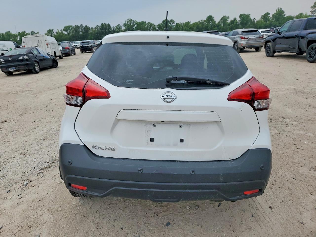 2020 Nissan Kicks S - Фото 6