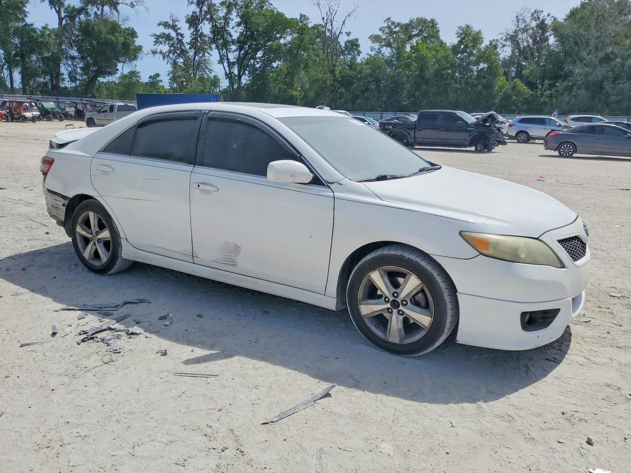2011 Toyota Camry Se - Фото 4