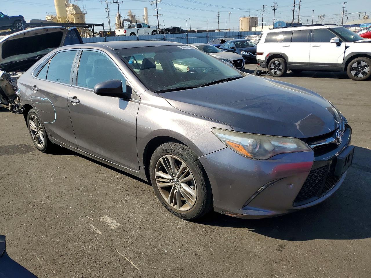 2017 Toyota Camry Se - Фото 4