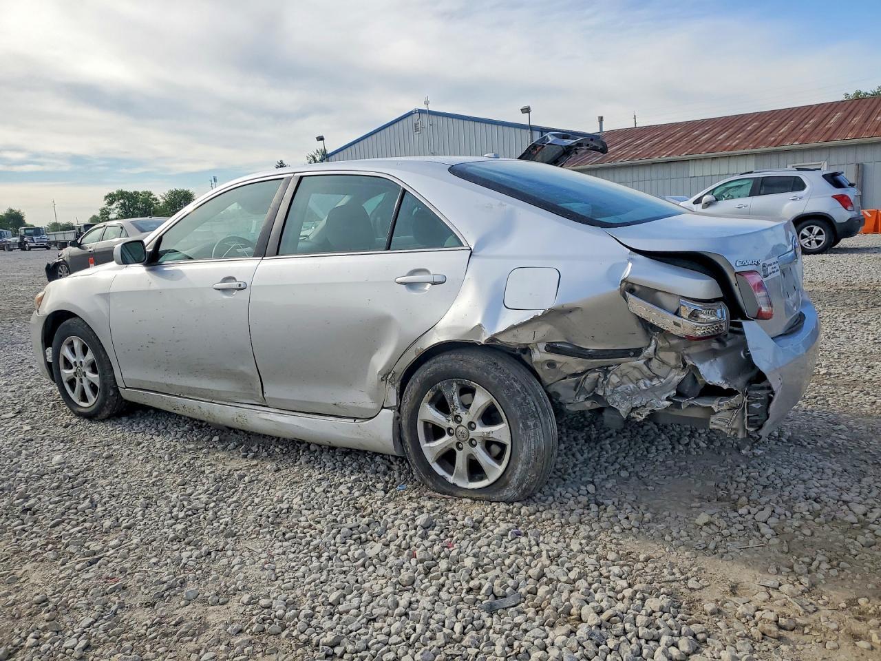 2011 Toyota Camry Le - Image 2