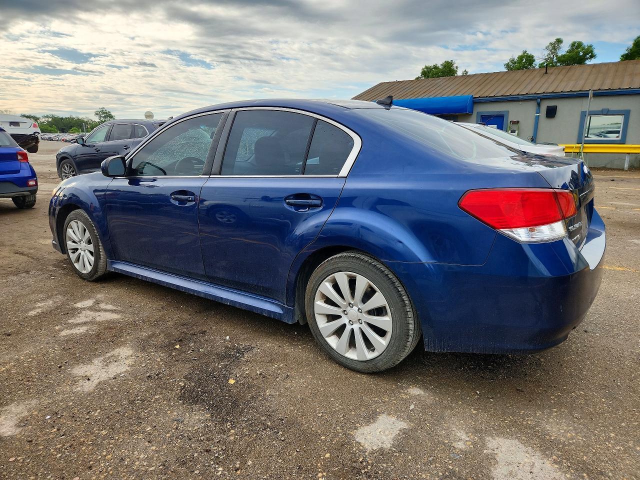 2011 Subaru Legacy 2.5I Limited - Фото 2