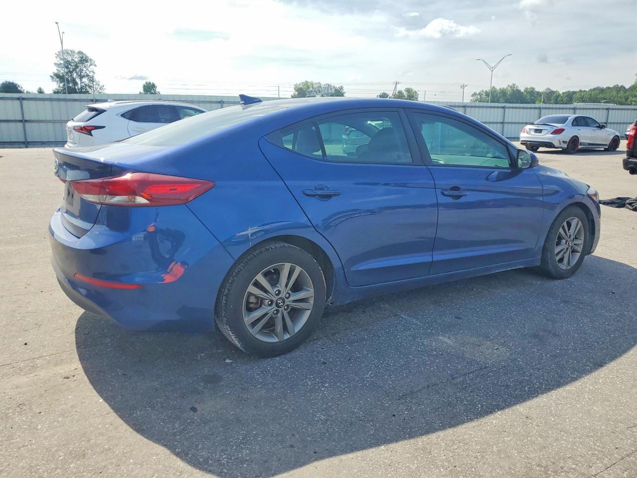 2018 Hyundai Elantra Value Edition - Фото 3