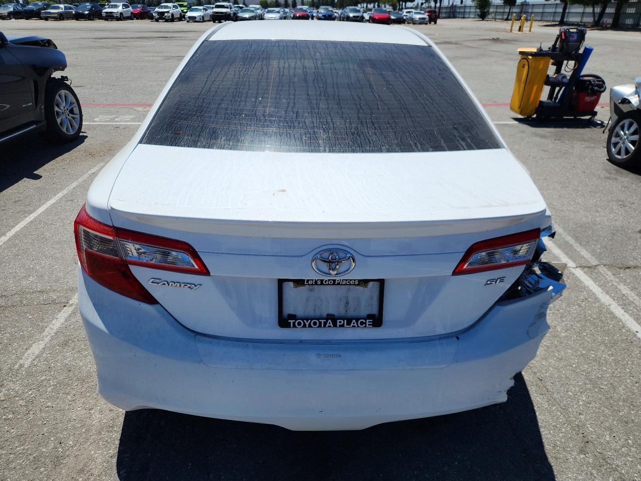 2013 Toyota Camry Se - Image 6