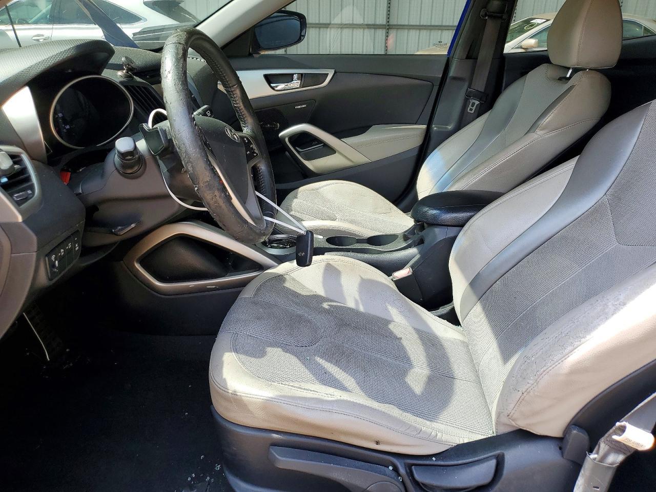 2012 Hyundai Veloster Base - Image 7