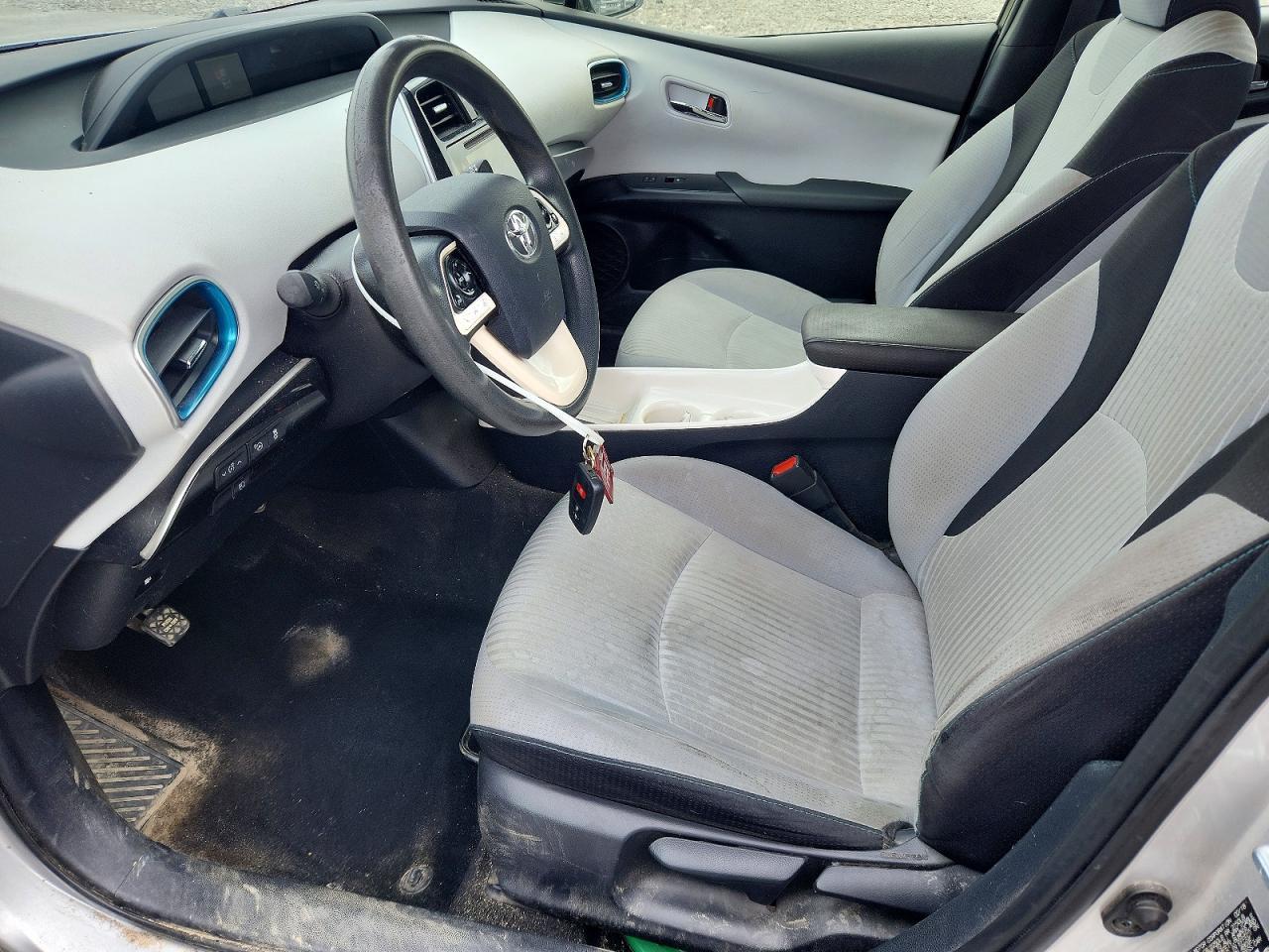 2018 Toyota Prius Three - Image 7